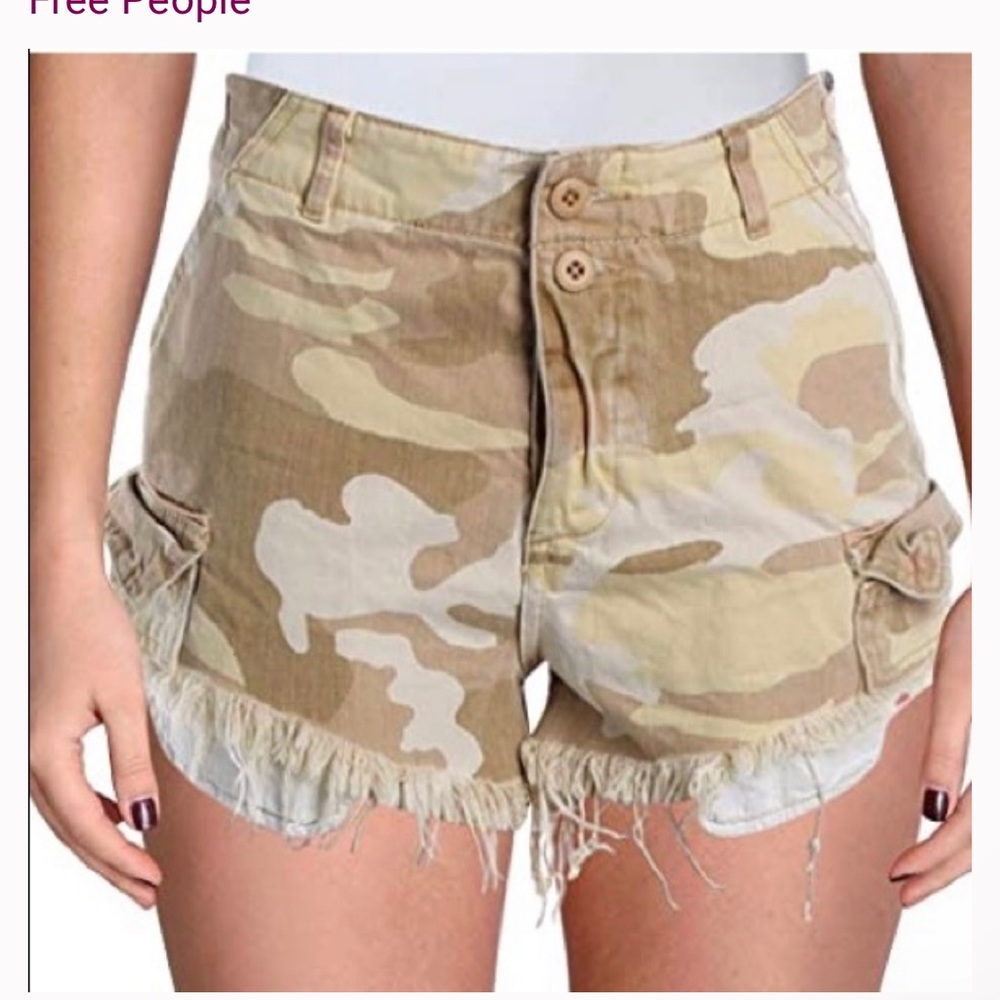 We The Free Free People tan camo hi Rise raw hem cargo shorts womens 10 / 30